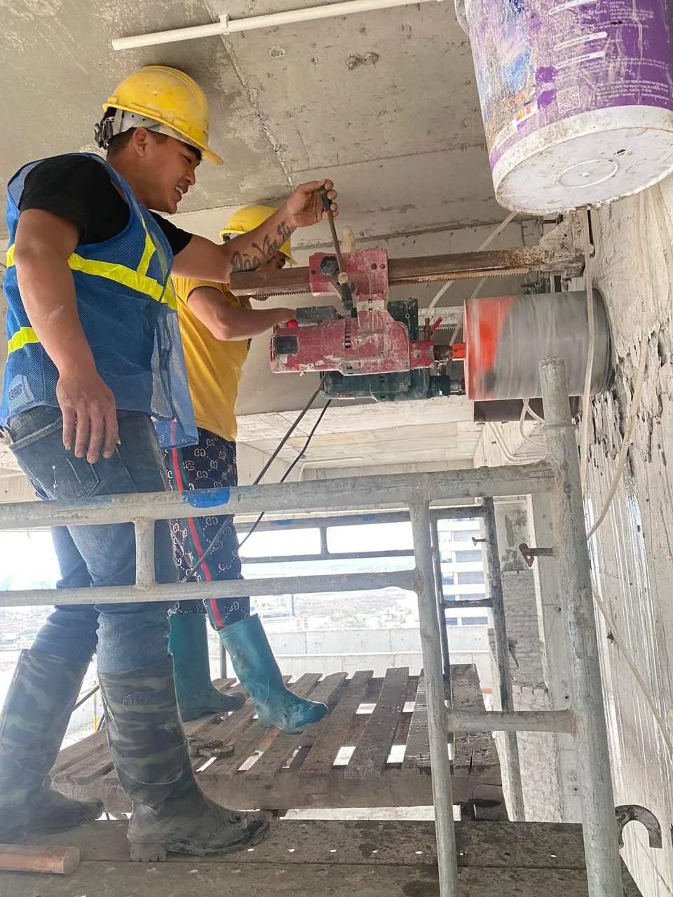 Điểm Mạnh & Điểm Yếu Của Khoan Rút Lõi Bê Tông